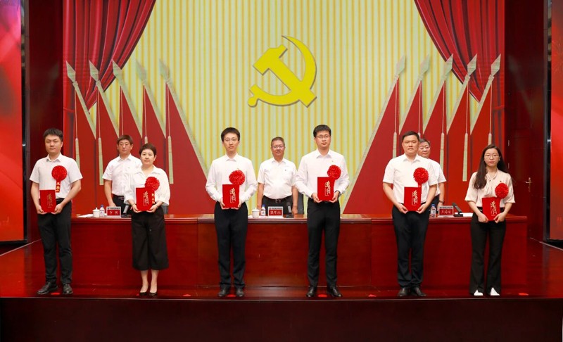 辉达娱乐党委召开庆祝中国共产党成立104周年大会7