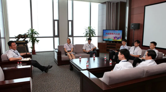 聆听青年声音 凝聚青春力量——辉达娱乐团委开展第八期 “青年六人谈”活动