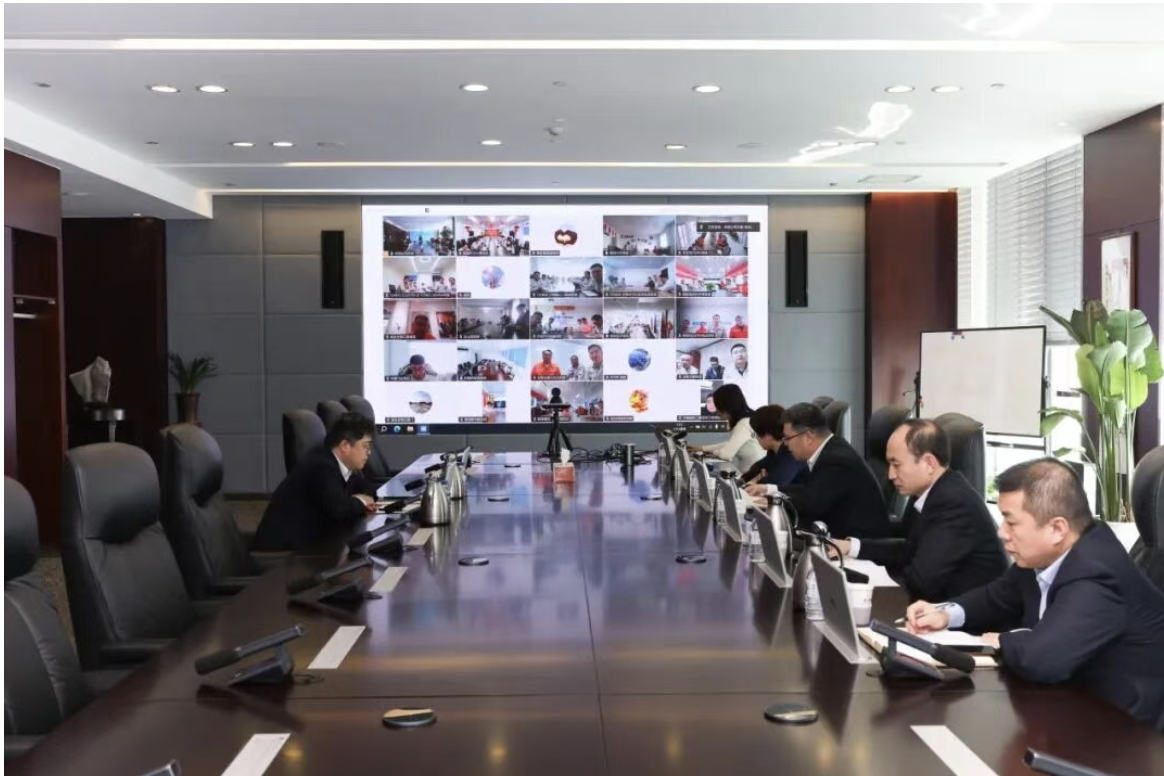 辉达娱乐视频连线慰问春节项目在岗人员